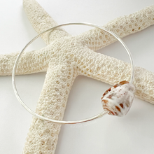 Load image into Gallery viewer, Beach Bangle with Cone Shell