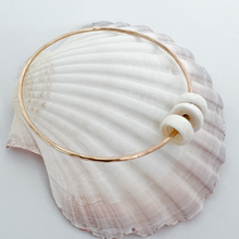 Load image into Gallery viewer, Beach Bangle with Puka Shells - Aussie Wahine
